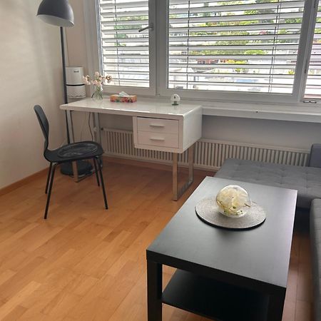 Studio Flat In The Heart Of Zug, Ideal For Solo Travellers Apartment Ngoại thất bức ảnh