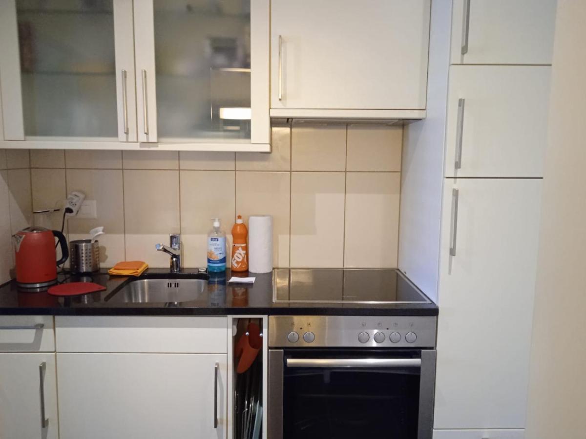 Studio Flat In The Heart Of Zug, Ideal For Solo Travellers Apartment Ngoại thất bức ảnh